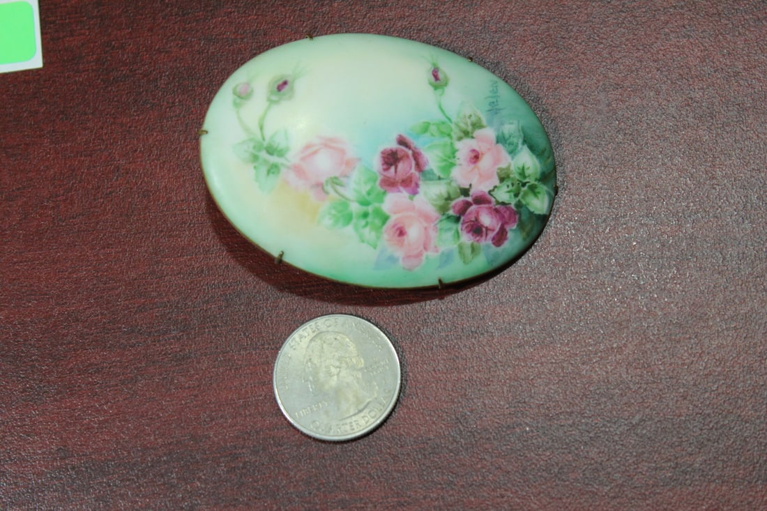 A Porcelain Brooch - 4