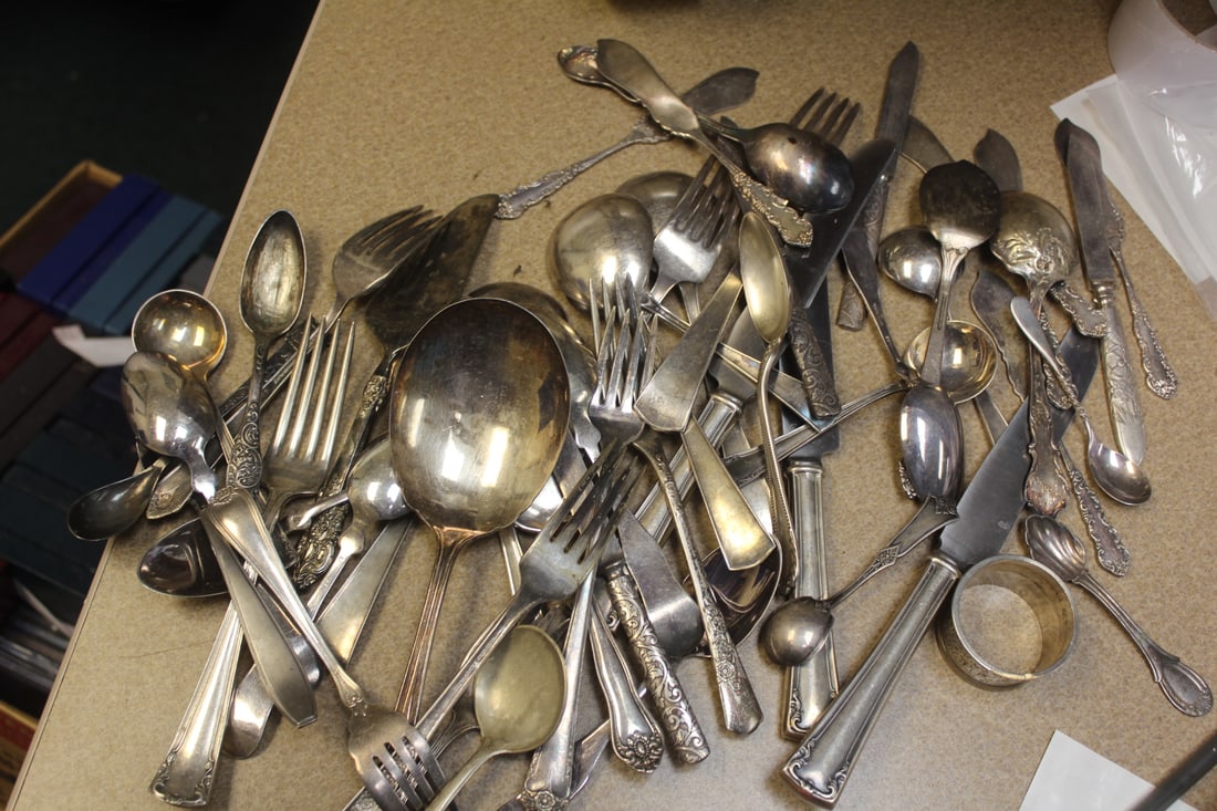 Lot of Silverplate Utensils: various sizes and variaities