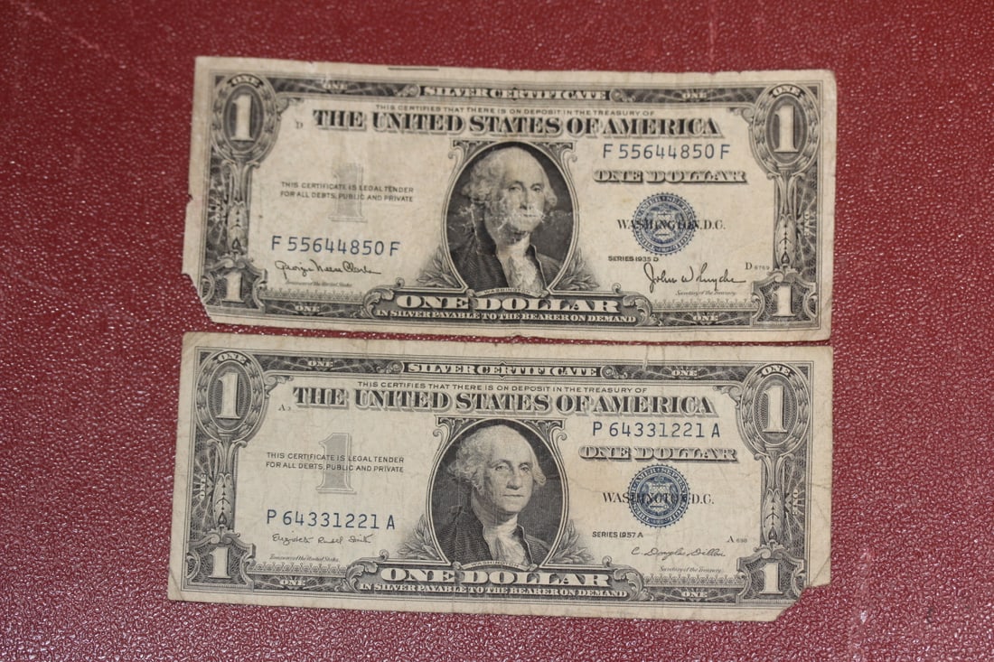 Lot of 2 $1.00 Blue Seal Note (1 of 2)