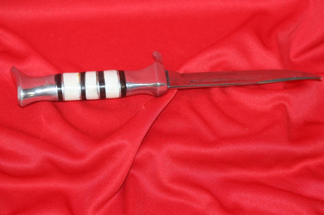 A German Dagger or Knife (1 of 6)