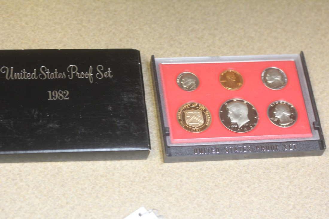 1982 US Proof Coin Set (1 of 2)