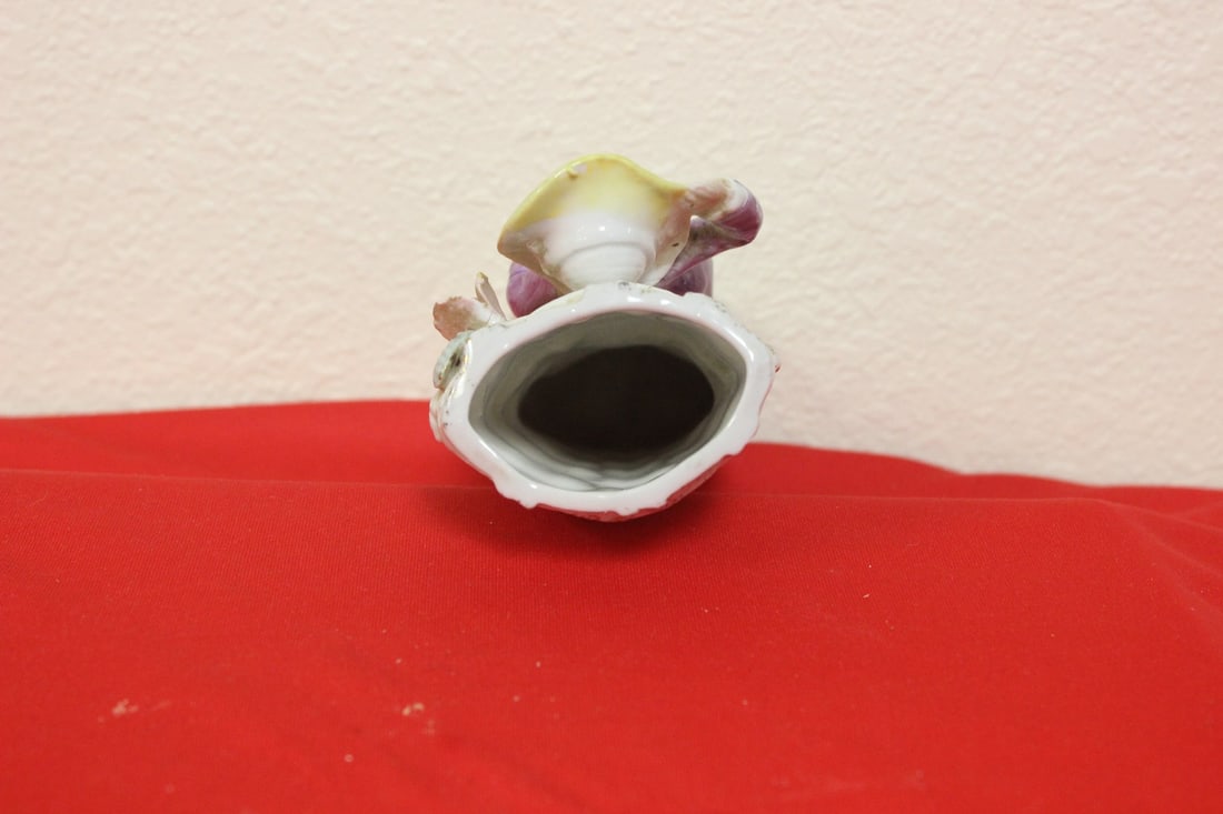 A Small Flower Vase - 3