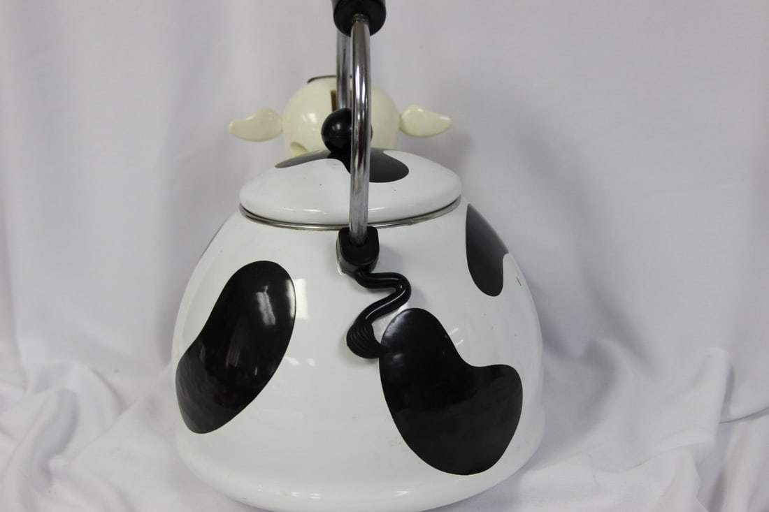 A Cow Form Kettle - 4