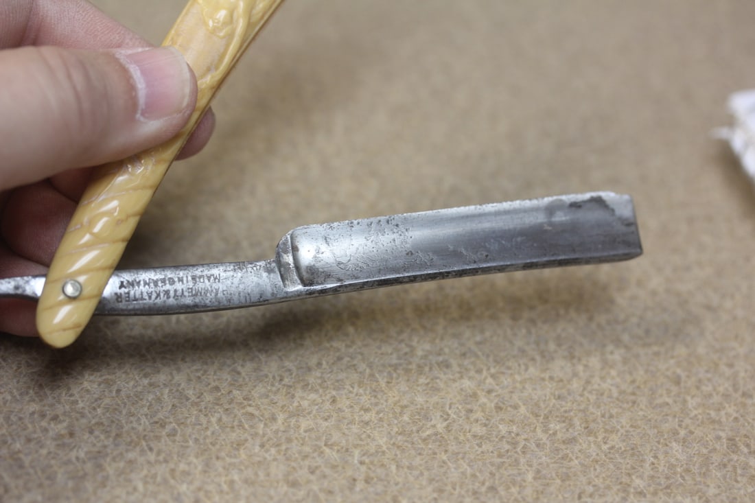 Nude Celluloid Razor - 4