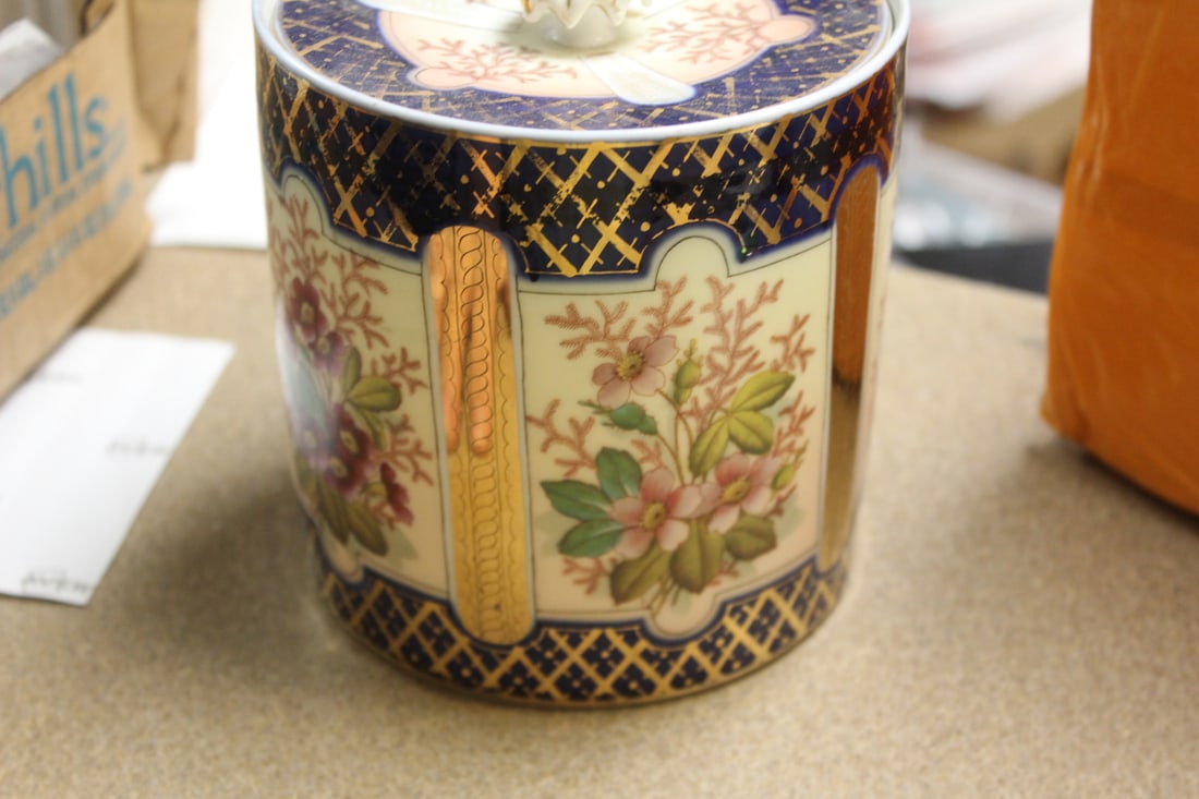 Ceramic Urn with Lid - 3
