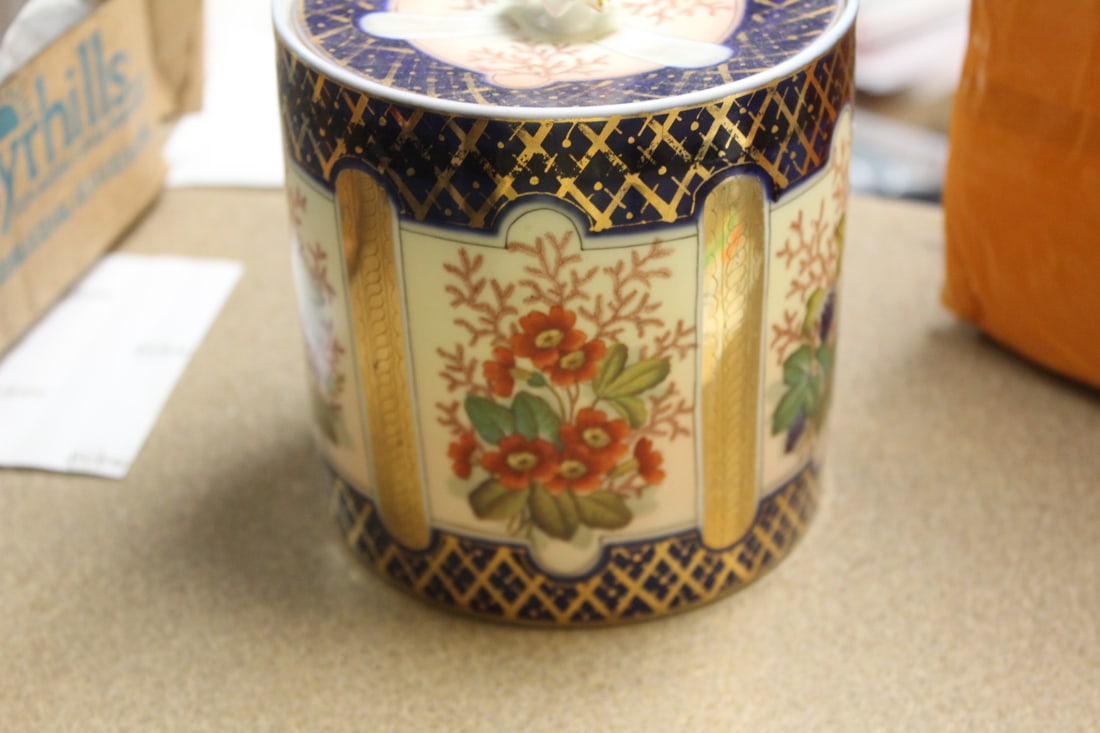 Ceramic Urn with Lid - 4