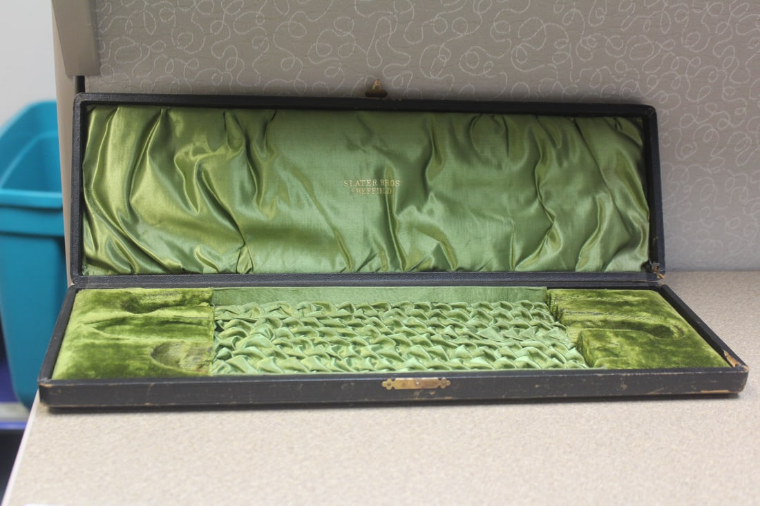 Empty utensils box: Slater brother shaffield, 16 1/4" long