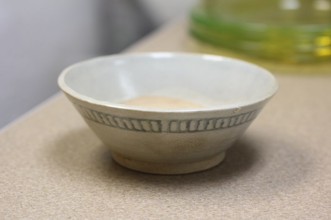 Antique Chinese Pottery Bowl (1 of 6)