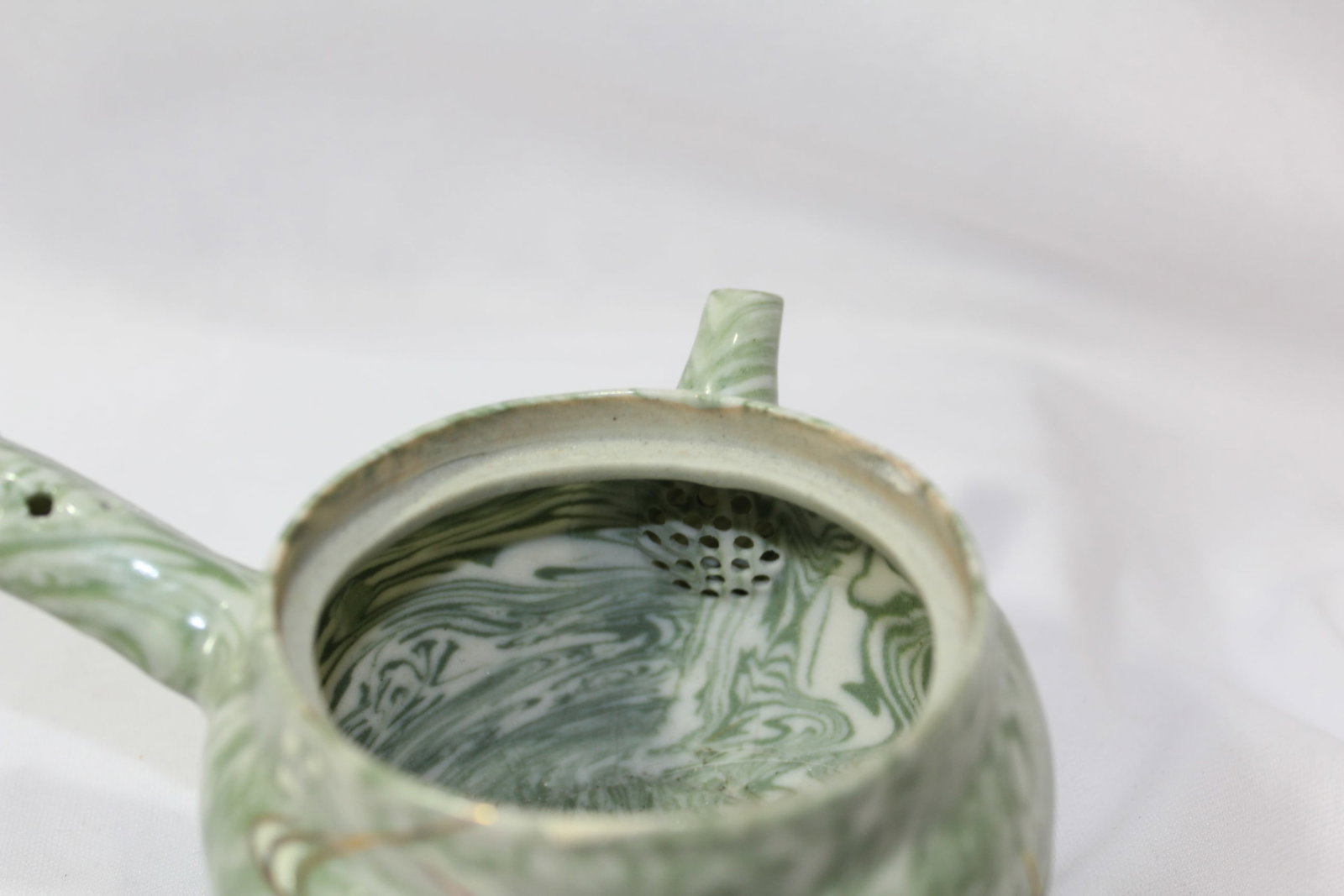 A Ceramic Oriental Tepot? - 8