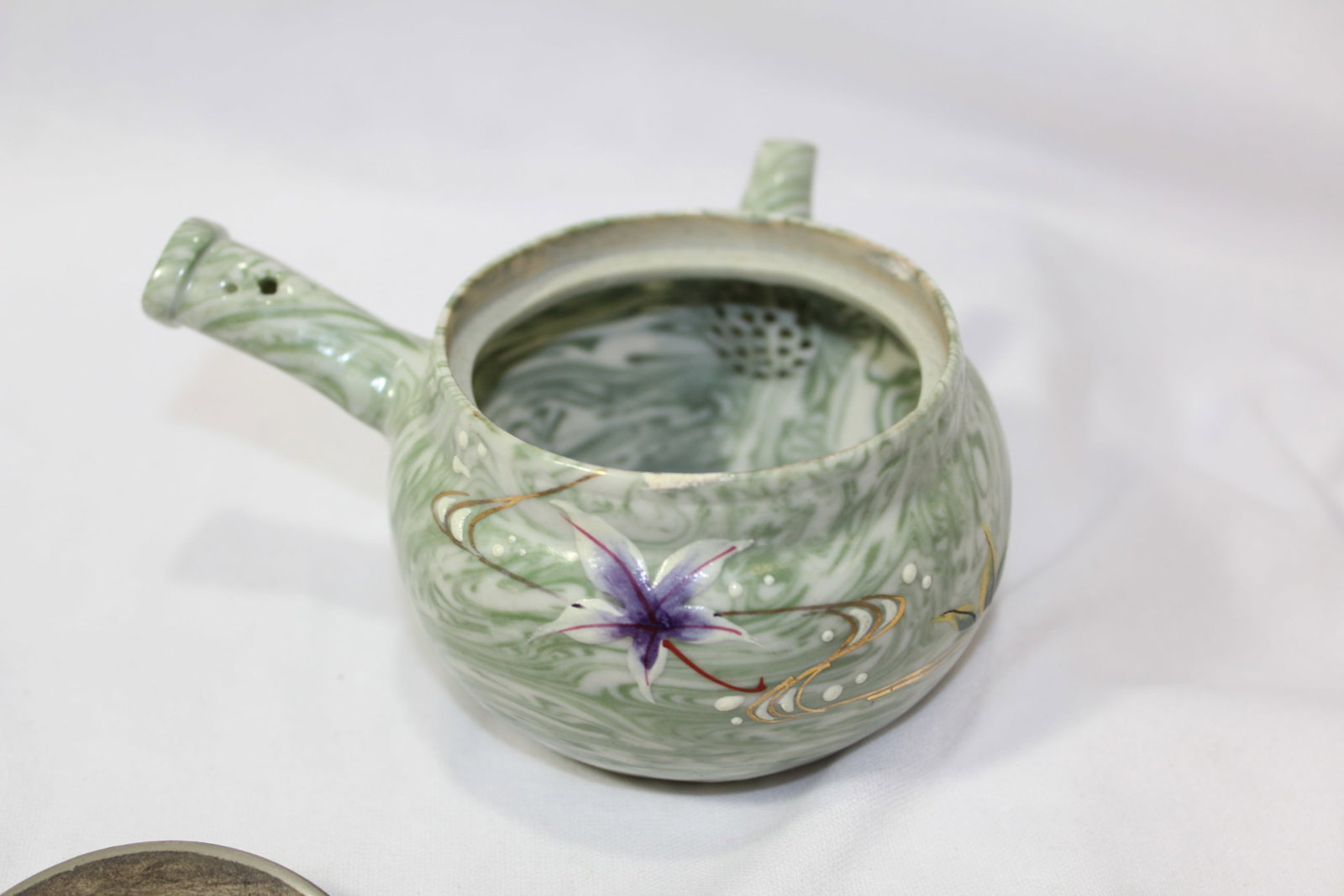 A Ceramic Oriental Tepot? - 9