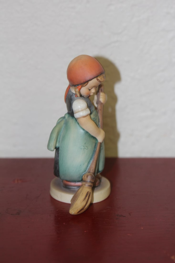Hummel Figurine - 5