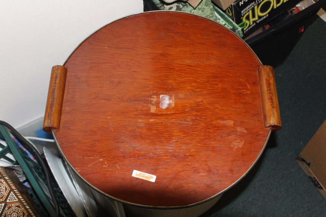 Retro Wooden Server - 4