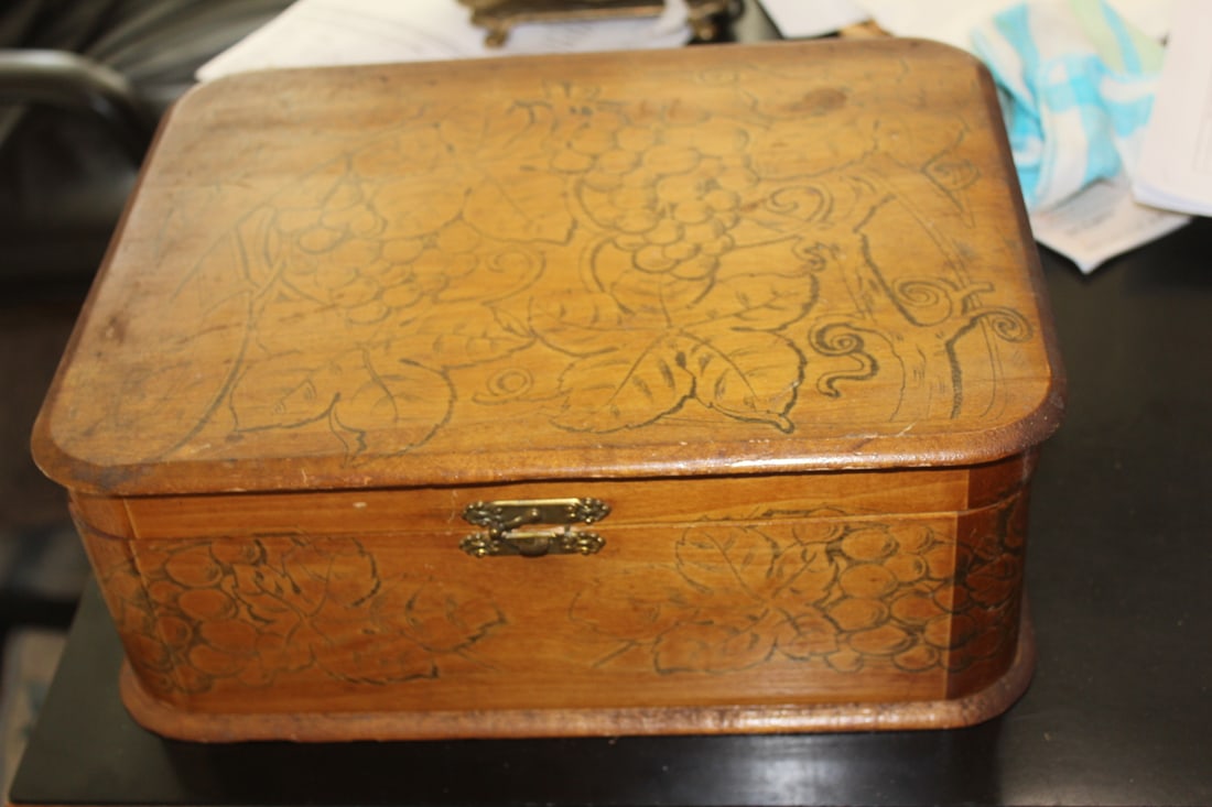 Antique, most likely Cedar Wood Box: 19th to early 20th century - 13 1/4" x 10 1/4" x 5"