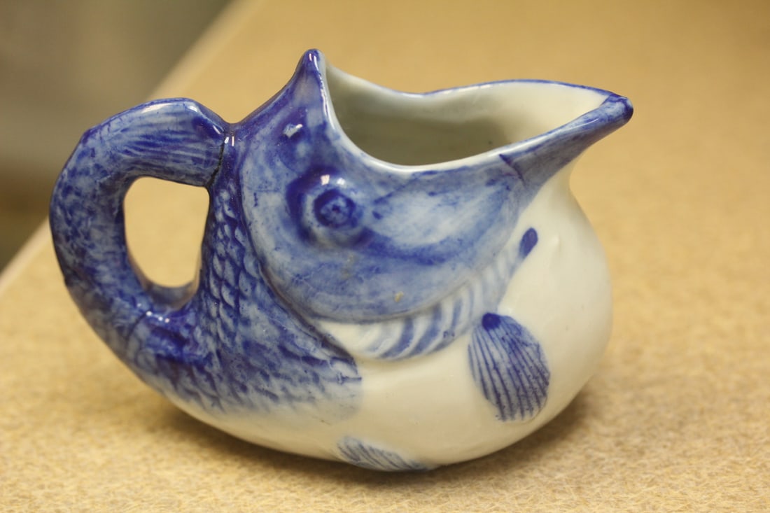 Antique Chinese Fish Form Creamer: blue and white - 4 inches across