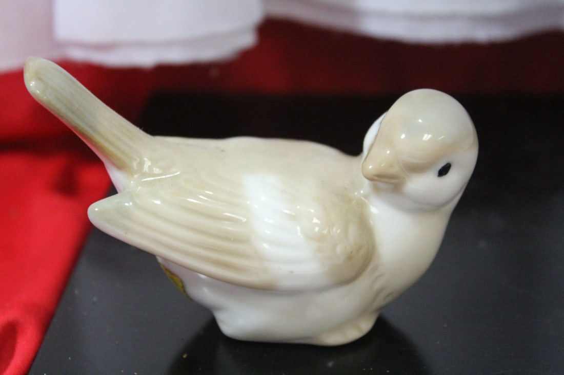 A Japanese Ceramic Bird: 3 7/8" across
