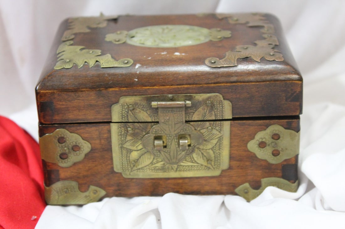 A Chinese Rosewood and Jade Jewelry Box: 5 1/8" across