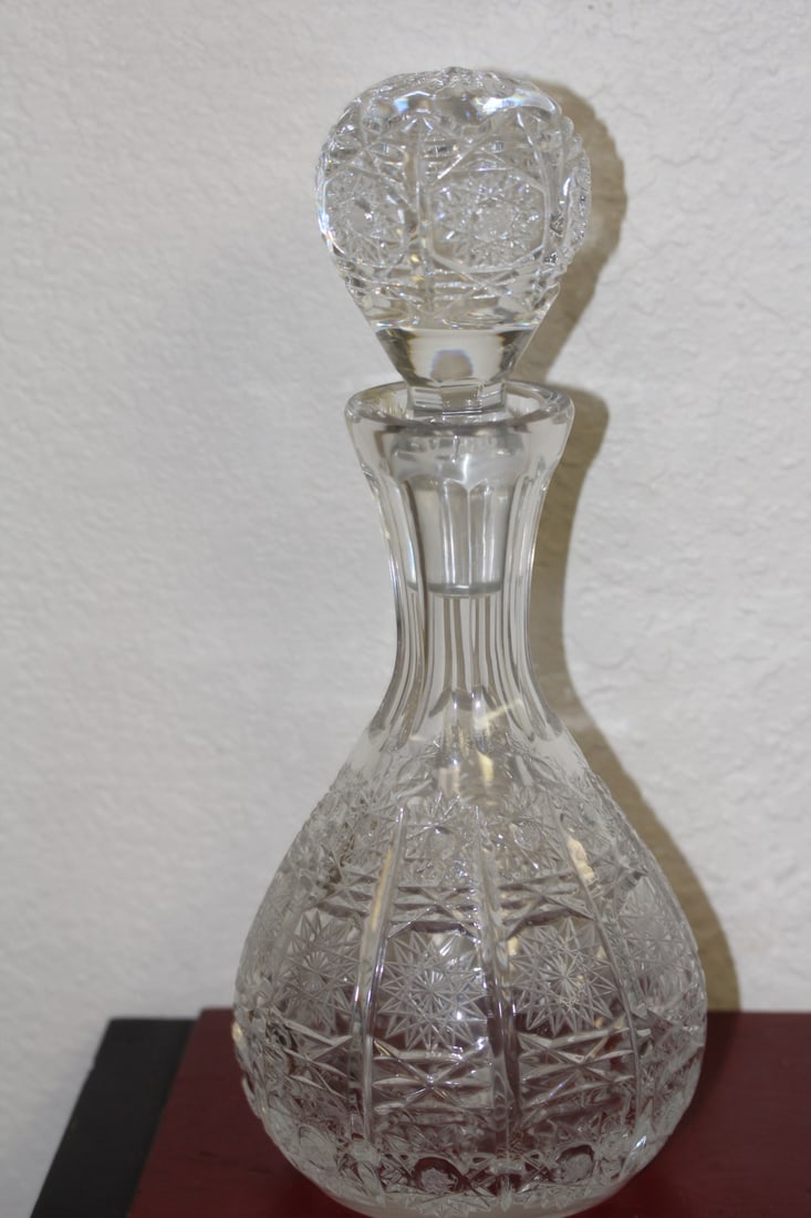 Beautiful Cut Glass Decanter: 12 5/8" tall