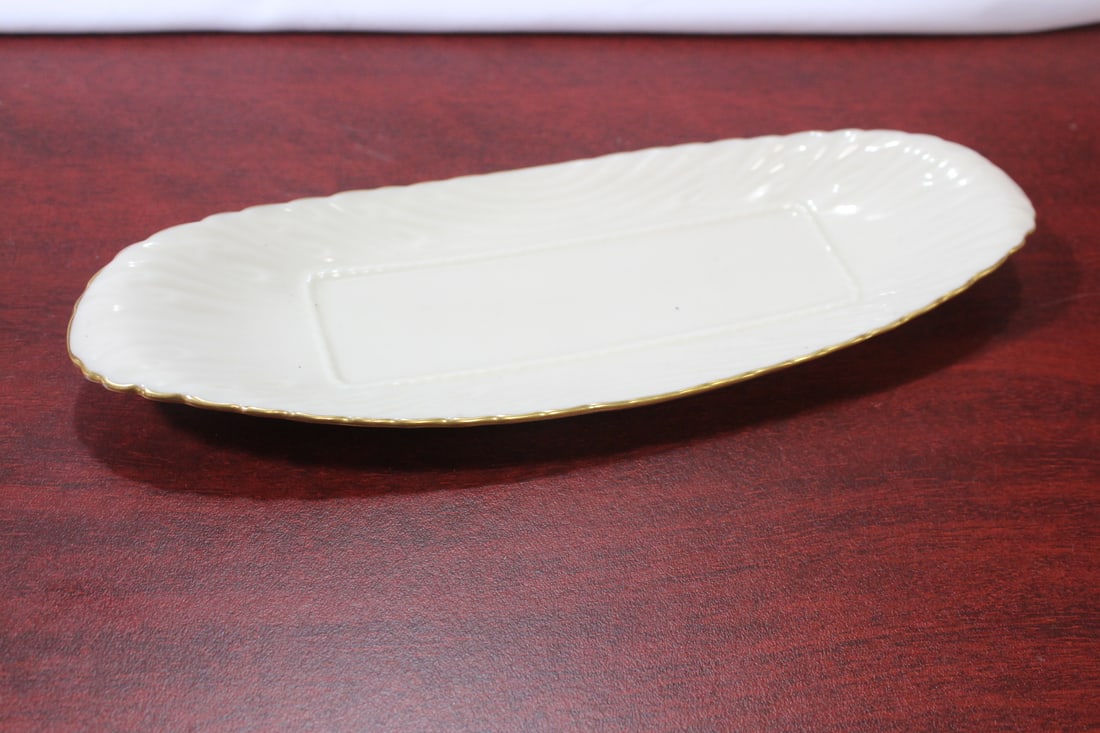 A Lenox Dish: 9 1/8" across