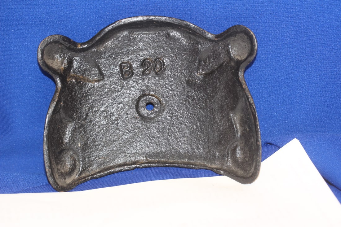 A Cast Iron Plaque - 4