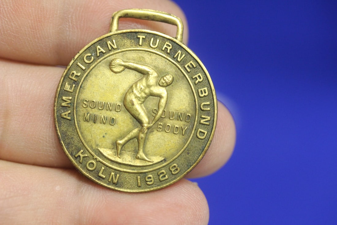 A 1928 american Turnerbund, Koln Medal: as shown