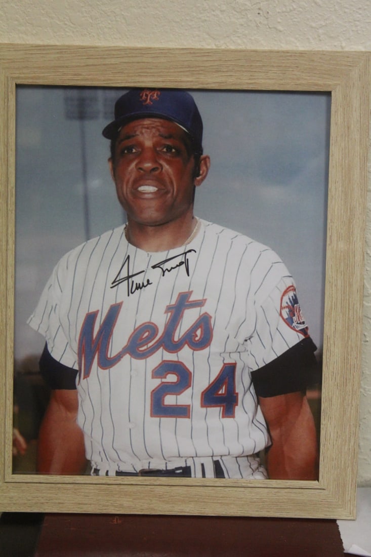 Signed Willi Mays Photograph: framed - overall= 11 1/2" x 9 1/2"