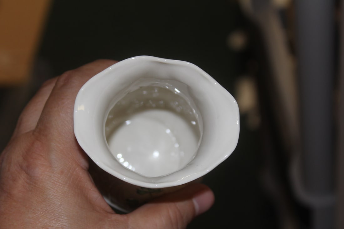 A Belleek Vase - 4