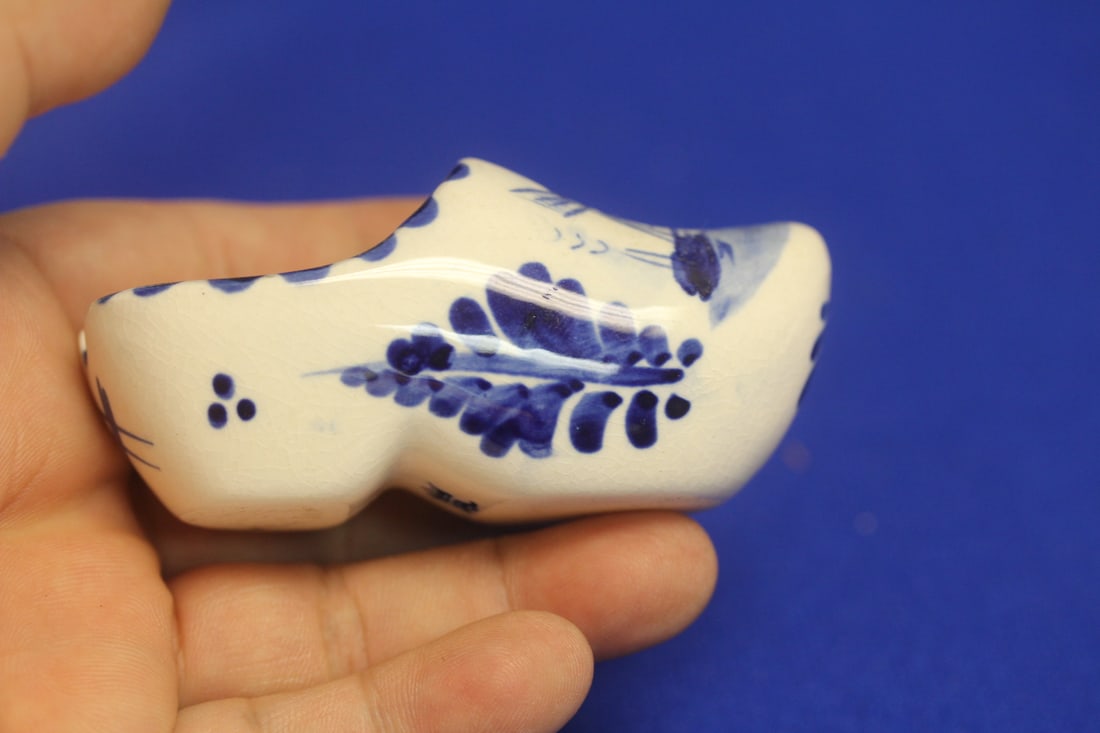 A Delft Personal Ashtray - 2
