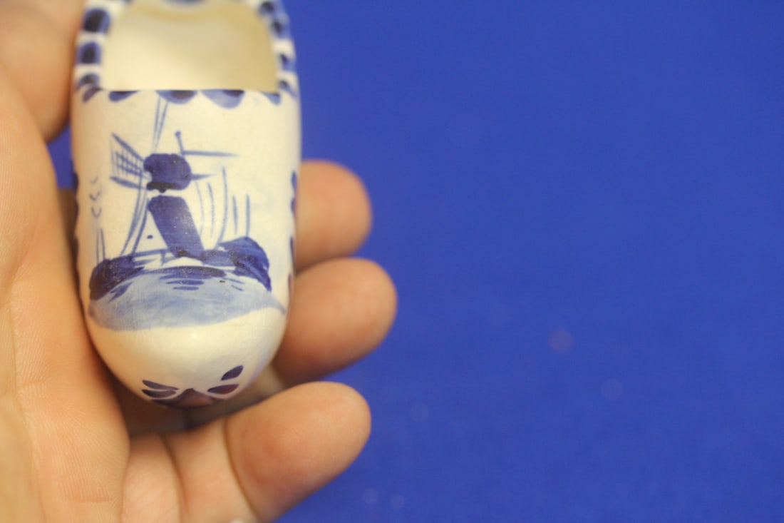 A Delft Personal Ashtray - 5