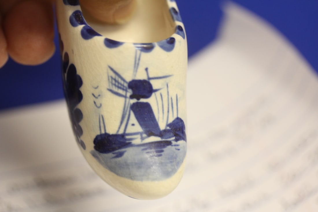 A Delft Personal Ashtray - 8