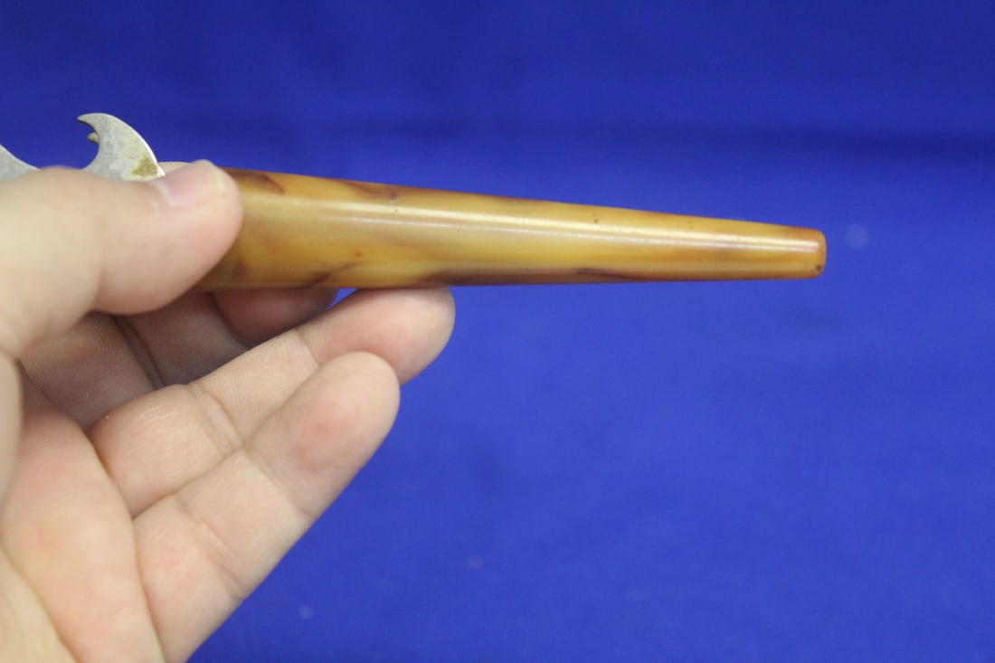 Bakelite Hanlde Can Opener - 3