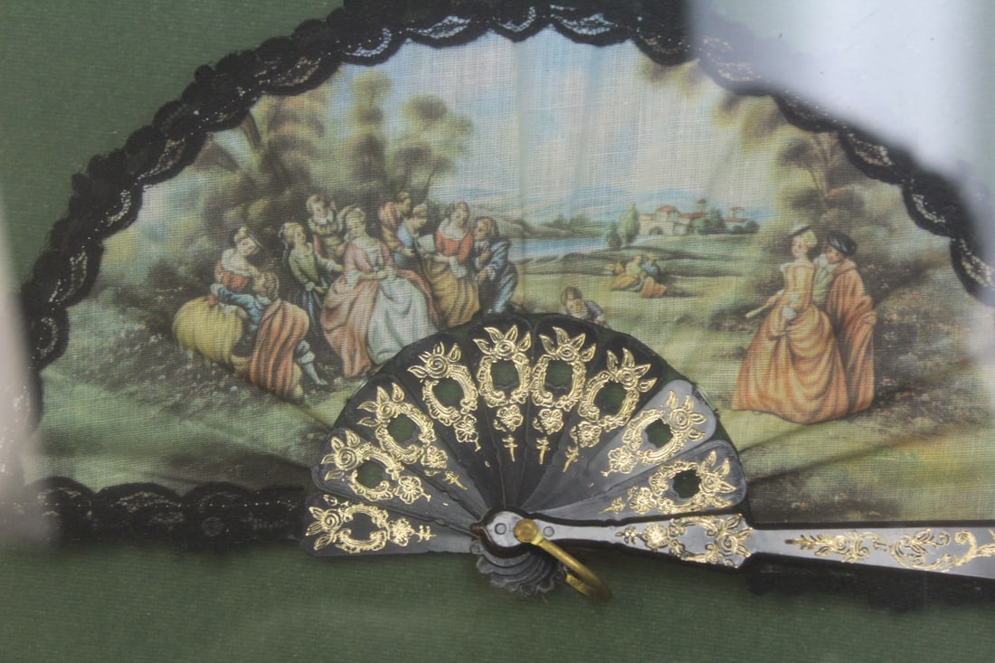 Victorian Style Shadow Box - 3