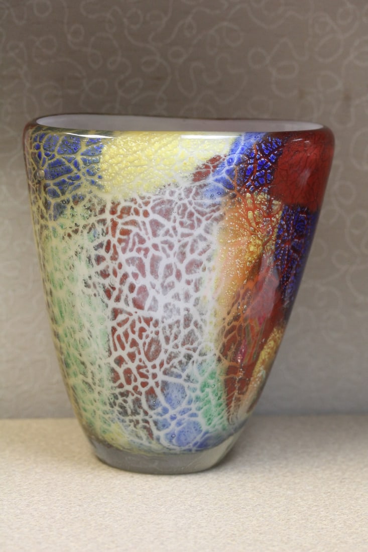 Murano Artglass Vase: 7 1/4" tall x 6 3/8" wide