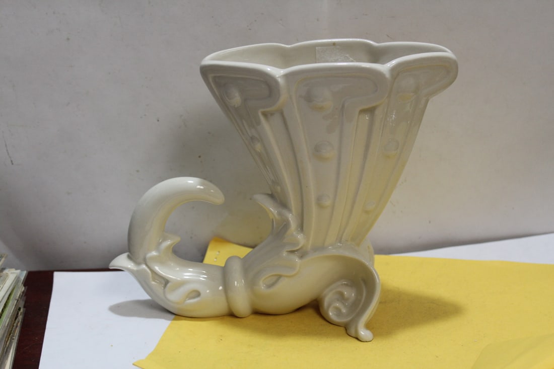 A Vintage Ceramic Cornucopia Vase - 2