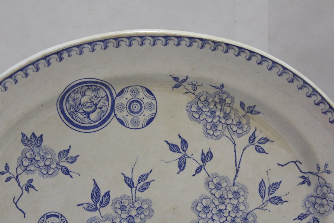 An Ironstone Yeddo Ceramic Platter - 2