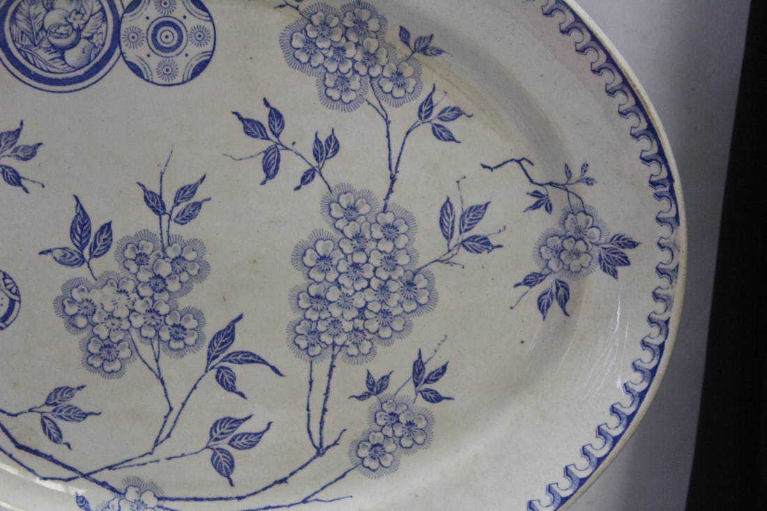An Ironstone Yeddo Ceramic Platter - 4