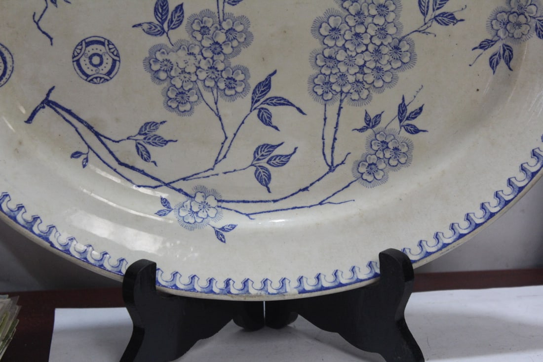 An Ironstone Yeddo Ceramic Platter - 5