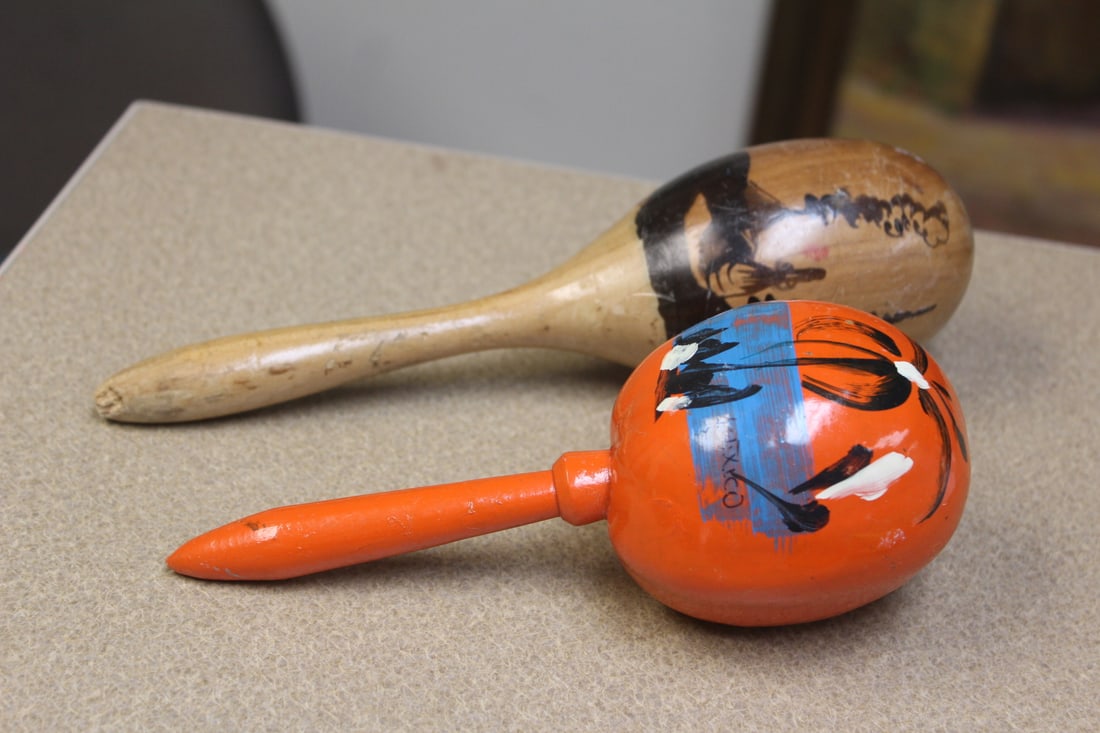 Lot of 2 Maracas: longest= 9 3/4"