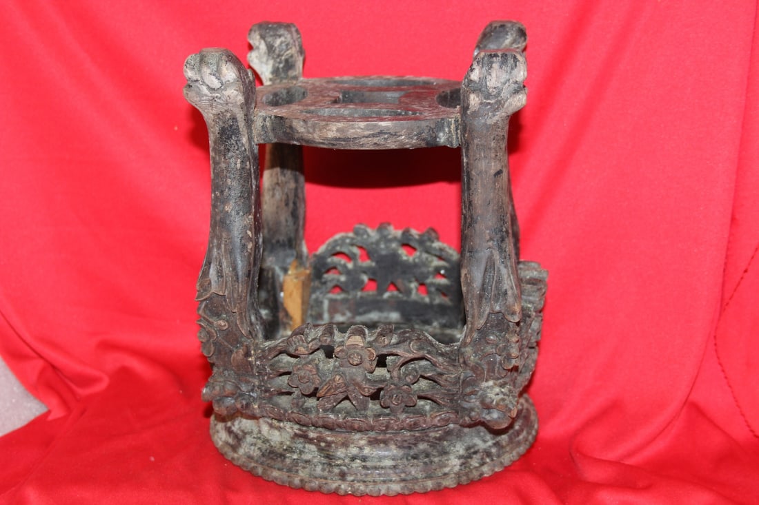 An Antique Chinese Well Carved Wood Stand: 9 3/4" tall