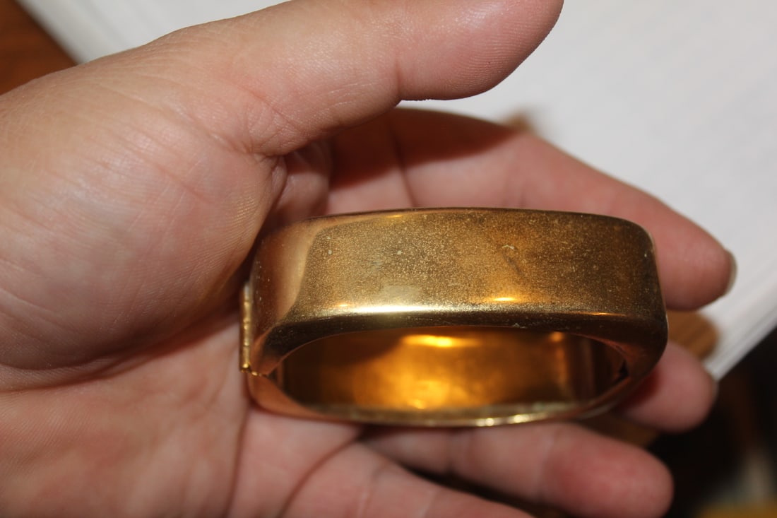 Retro Metal Hinged Bangle Bracelet - 5