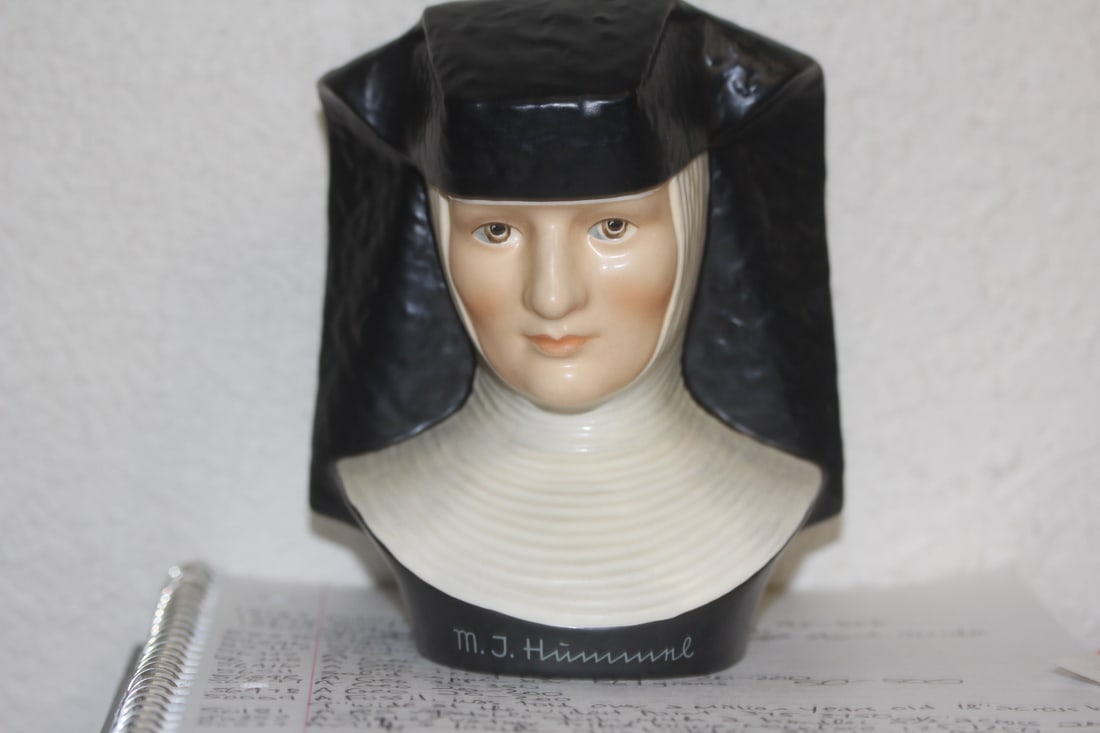 Hummel Nun (1 of 6)