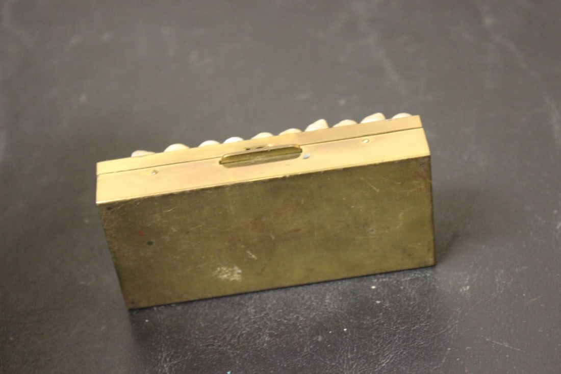 A Shell Metal Trinket Box - 4