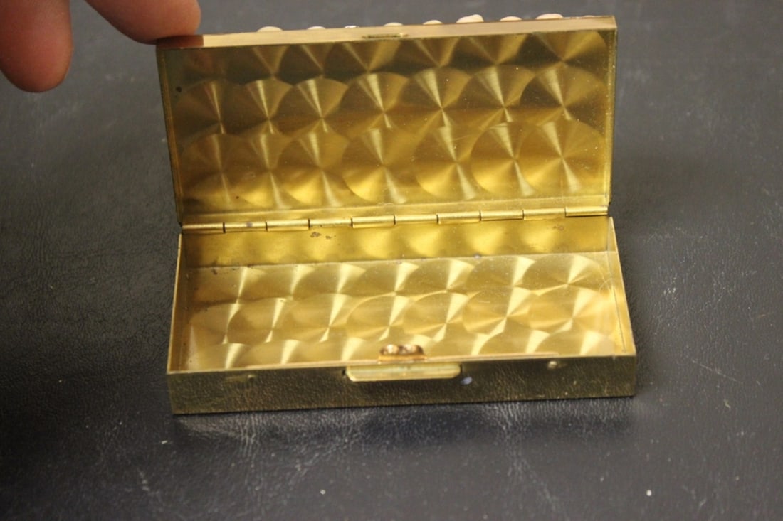 A Shell Metal Trinket Box - 5