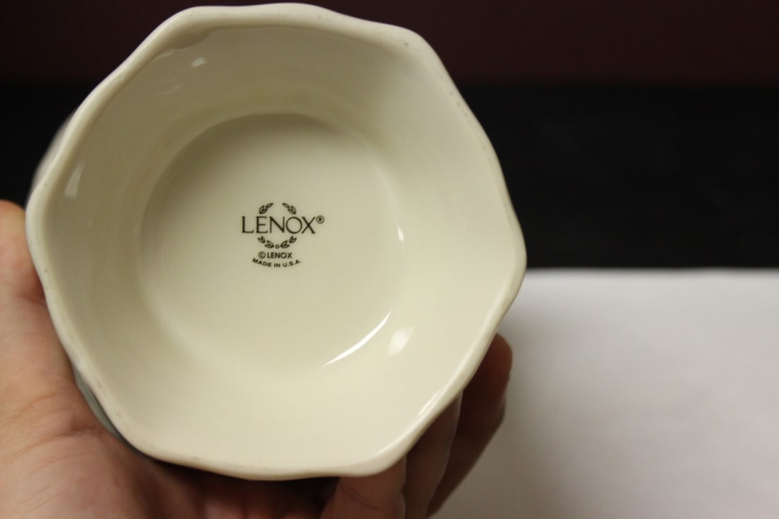 A Lenox Vase - 7