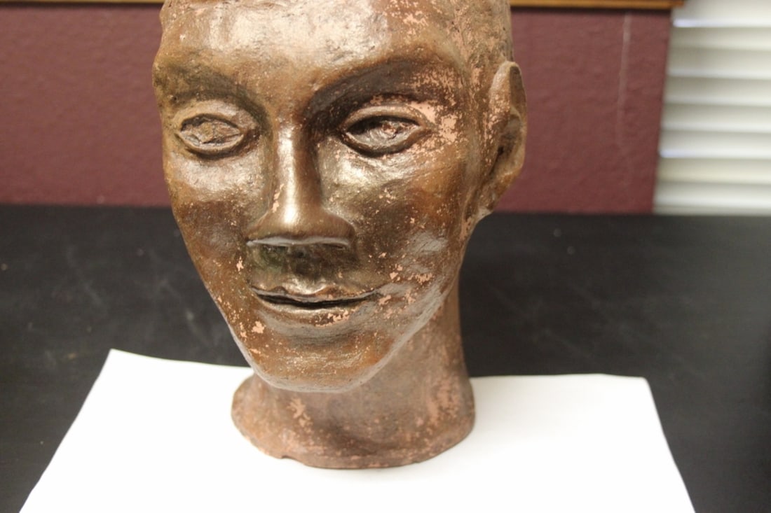 A Signed Bust - 7