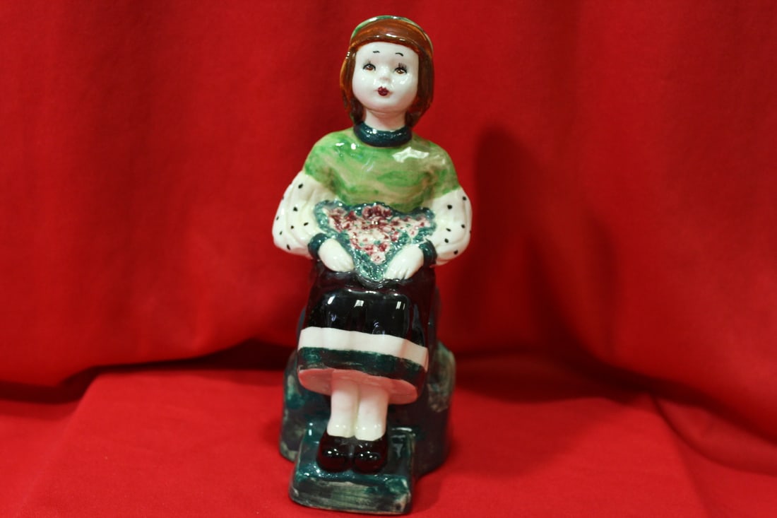 Barbara Fagen Little Flowers Figurine: 7 3/8" tall