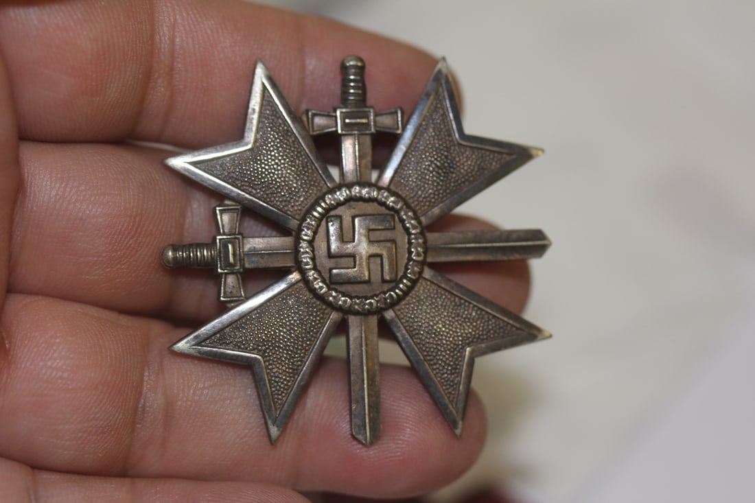 German WWII Brooch / Pin (1 of 3)