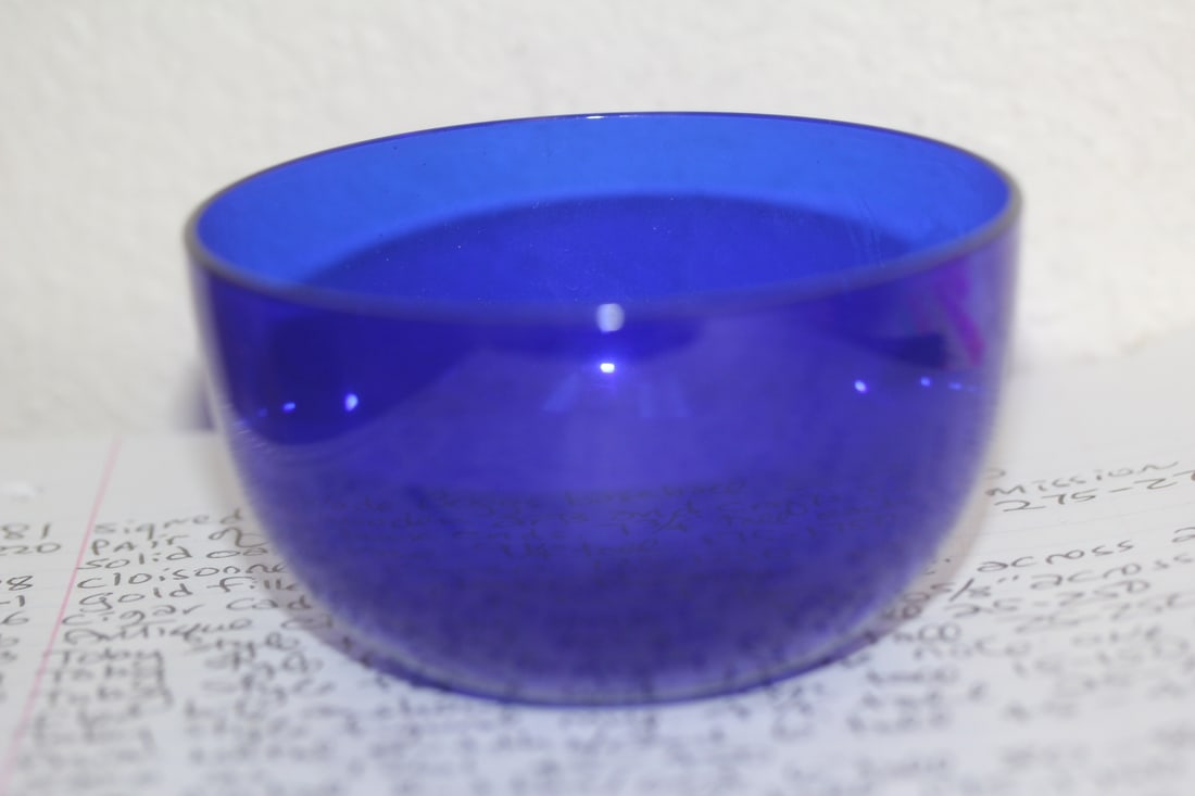 Vintage Cobalt Blue Bowl: 3 7/8" in diameter