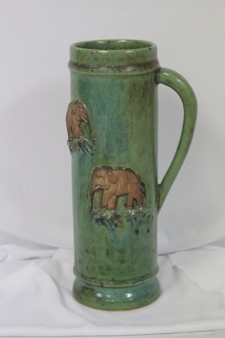 A Japanese Sumidagawa Mug: 19th century - 9 3/8" tall