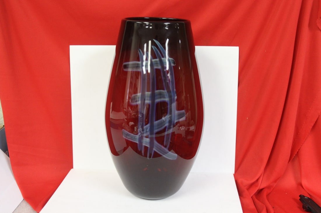 A Beautiful Art Glass Vase: 12 inches tall