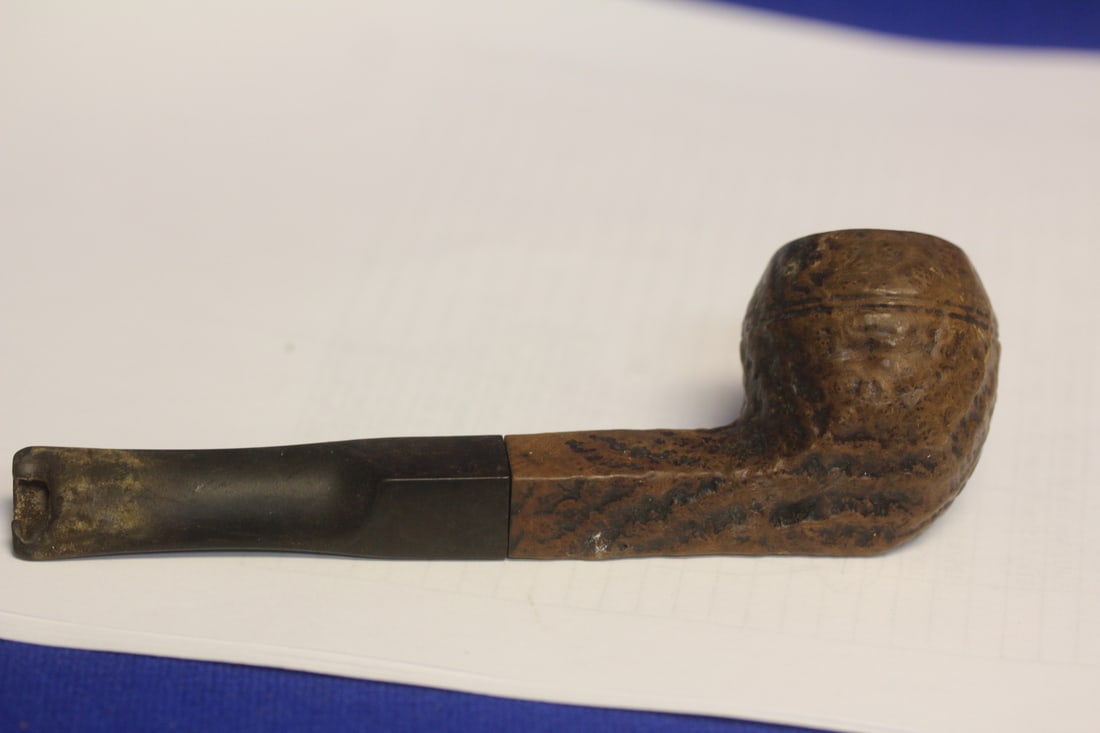 Vintage Smoking Pipe: as shown